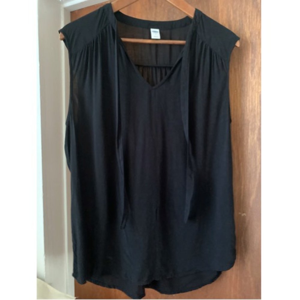 Old Navy M Black Rayon Sleeveless Top - Soft